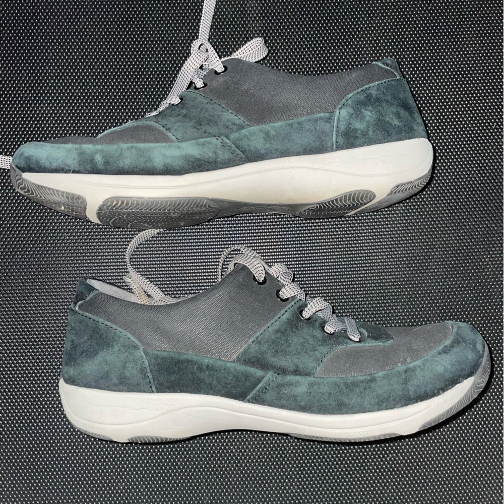 Dansko 38 shoes